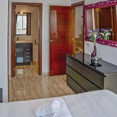 Three-bedroom Holiday In Can Picafort